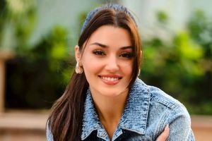 سلفی زیبا و متفاوت هانده ارچل در حمام سنتی