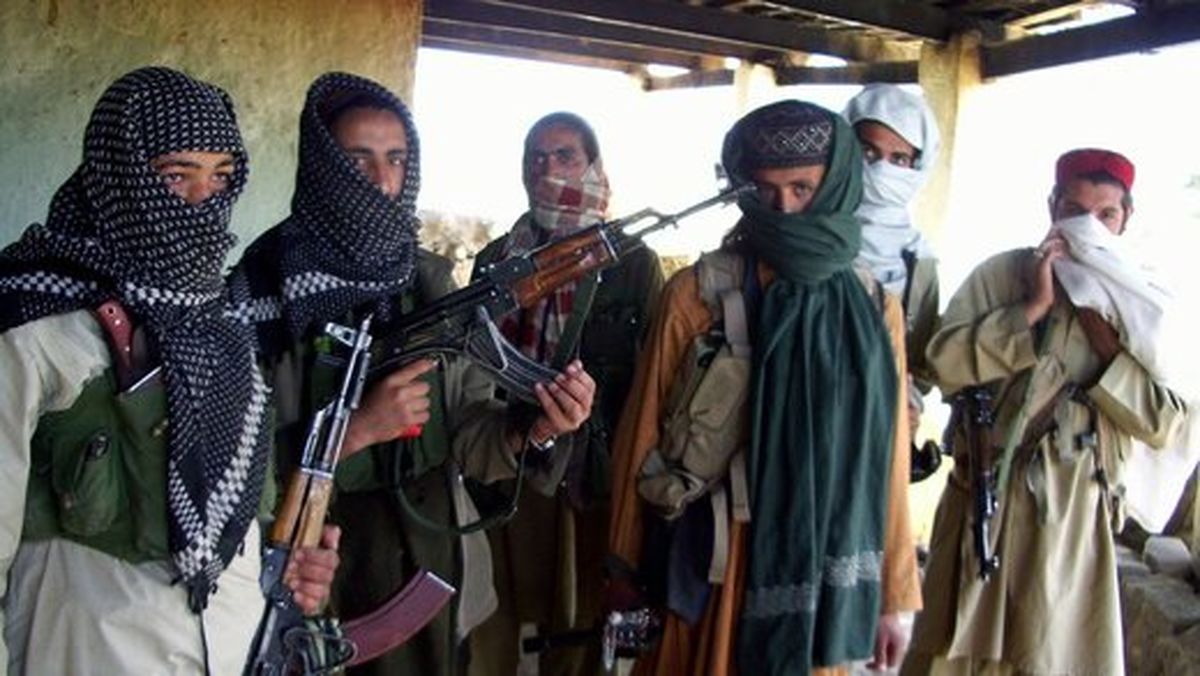 طالبان افغانستان سر مانکن‌ ها در مغازه ها را بریدند/ ویدئوی ناراحت کننده
