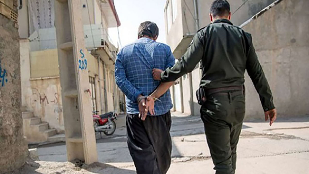 خردهفروش مواد مخدر در شهرکرد دستگیر شد