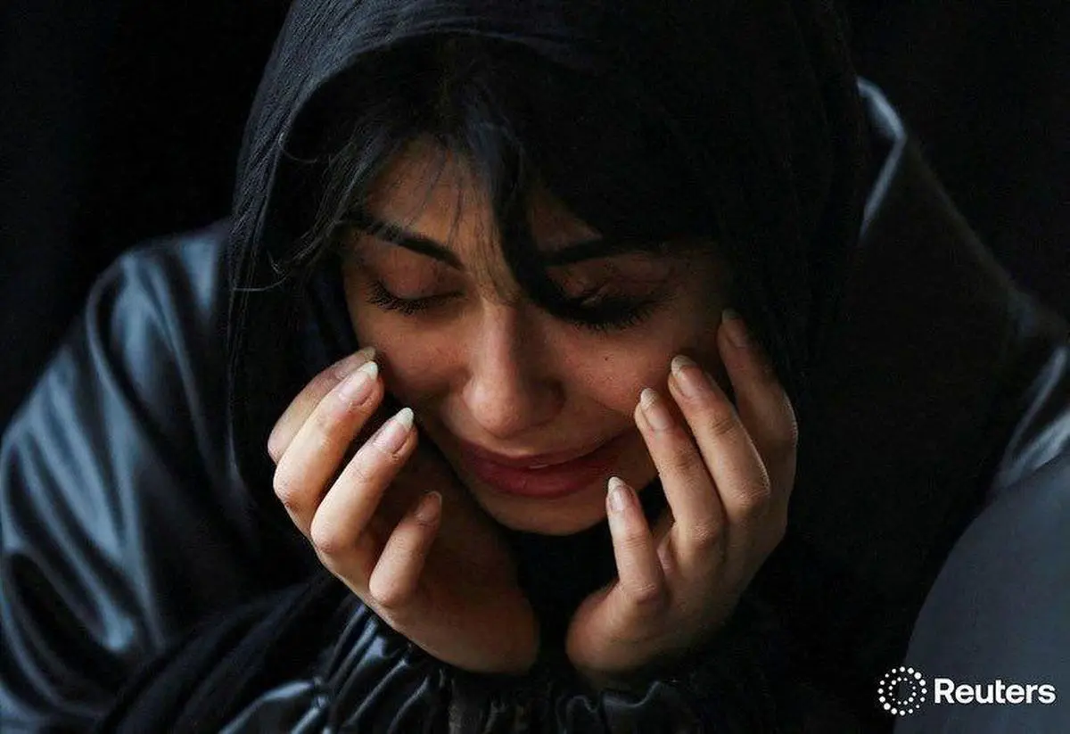 تصاویر رویترز از خاکسپاری شهدای حملات آمریکا و اسرائیل به مناطق مسکونی تهران، در بهشت زهرا