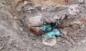 کشف کوزه سکه‌های روم باستان در محوطه شهر باستانی آیزانوی