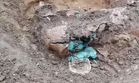 کشف کوزه سکه‌های روم باستان در محوطه شهر باستانی آیزانوی