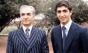 سفر در زمان؛ «محمدرضا پهلوی در کنار مادرش تاج‌الموک»؛ اوایل دهه 1310