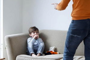 خشونت والدین چه تاثیری بر روی کودکان دارد؟