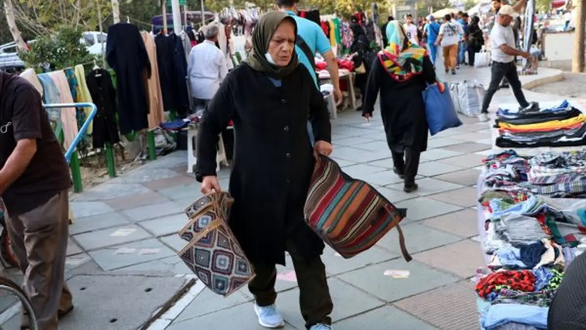  زنان اولین قربانیان شوک‌های اقتصادی پی‌در‌پی/میلیون ها زن سرپرست فاقد پوشش بیمه 
