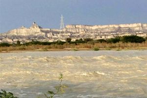رودخانه سرباز طغیان کرد/ ویدئو