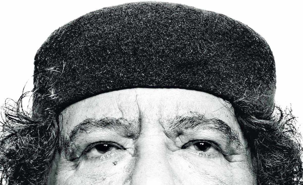 قذافی در آخرین سخنرانیها میگوید مردم لیبی قرص های روانگردان خوردهاند/ تعبیر قذافی از مخالفانش سگ کم کرده راه بود