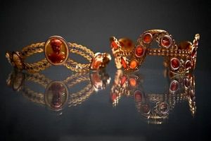 تاج جواهر متعلق به همسر ناپلئون به قیمت بیش از ۷۰۰ هزار یورو به فروش رفت 