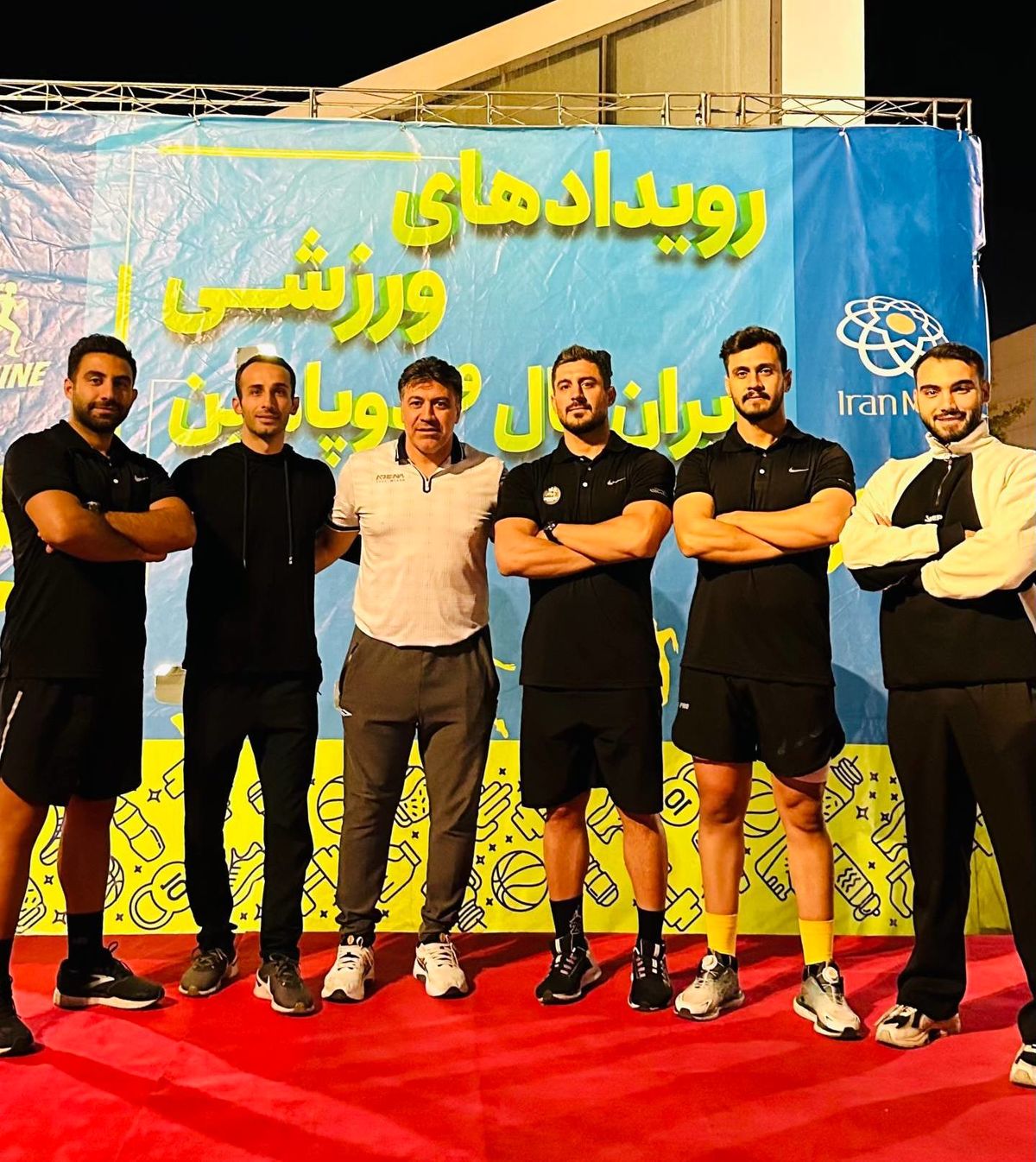 نمایشی بی‌سابقه از شور، انرژی و همدلی؛ تمرین بزرگ گروه دوپامین در بام سبز ایران مال