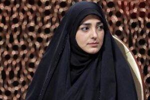 واکنش ستاره سادات قطبی به کامنت‌های سمی درباره بوسیدن پسر همسرش/ ویدئو