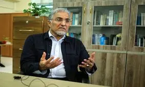راغفر: دلار به بالای ۱۱۰ هزار تومان می رسد/ نظام باید بین بقای خودش و بقای مافیاها یکی را انتخاب کند