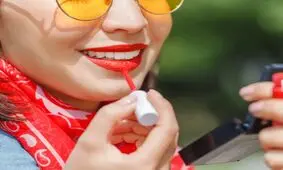 ۷ ترفند مهم برای جلوگیری از آب شدن آرایش در گرمای تابستان
