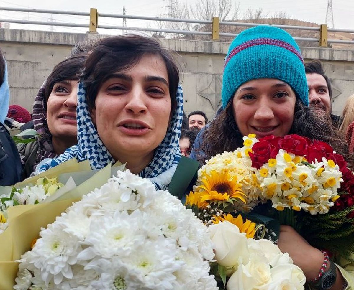 الهه محمدی و نیلوفر حامدی پس از «یک هفته مرخصی درمانی» به زندان بازمیگردند