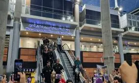 تیم ملی کشتی فرنگی وارد ایران شد/ رقص و آواز محلی‌ بختیاری‌ها برای استقبال از قهرمانان کشتی فرنگی در فرودگاه امام خمینی (ره)/ ویدئو 

