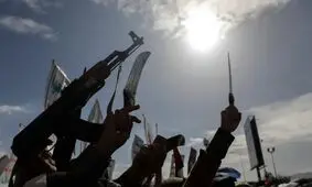8 کشته در پی چند انفجار مهیب در یک پمپ بنزین و مخزن ذخیره گاز در یمن


