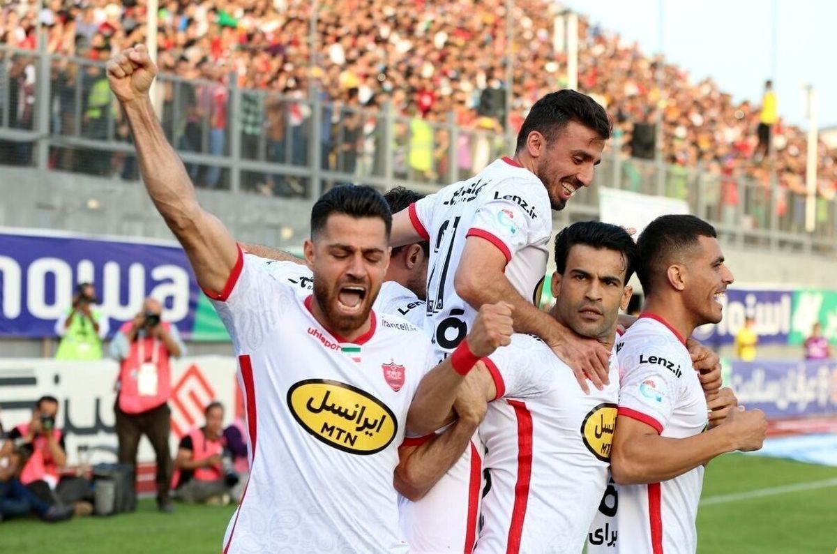 رقص علیرضا بیرانوند و عیسی آلکثیر در رختکن پرسپولیس/ ویدئو