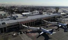  تهران قدیم؛ «خودروهای کلاسیک در پارکینگ فرودگاه مهرآباد»؛ دهه 40