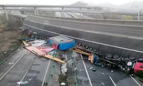 ریزش پل در چین 11 کشته داد/ ویدئو