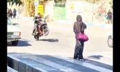 عاقبت موتورسواری نمایشی مقابل مدرسه دخترانه/ ویدئو