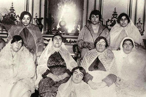 تیپ عجیب و باورنکردنی دختران بالاشهری ایرانی در ۱۰۰ سال پیش