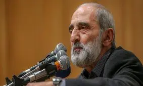 حسین شریعتمداری: «نه شرقی نه غربی» به معنای عدم وابستگی است نه برقراری تعامل / حرف آقایی که مدعی بود سایه جنگ را از سر کشور دور کردیم، خطا بود؛ سایه جنگ را سپاه و بسیج و ارتش دور کرده / تمام خاک اروپا زیر پوشش موشک‌های ماست