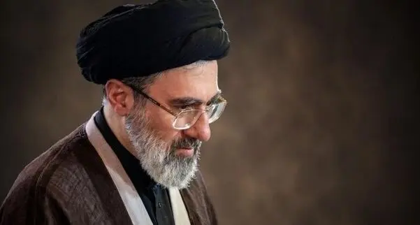 رهبر انقلاب: کسانی ایران را ابرقدرت چهارم دنیا می‌دانند، اما بر اساس محاسبات الهی، قدرت اول جهانیم/ روزهای سابق که دشمن آرزوی بازگشت به آن دارد، هیچگاه تکرار نمی‌شود

