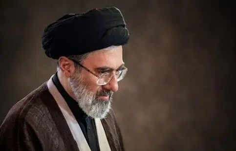ماجرای یک ادعای نادرست دربارهٔ آیت‌الله سیدمجتبی خامنه‌ای از زبان مادر همسر شهید رهبر انقلاب/ ویدئو