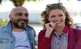 سفر در زمان؛ «کارول ویدوتی» در کنار «رضا عطاران» در سواحل برزیل؛ سال 94