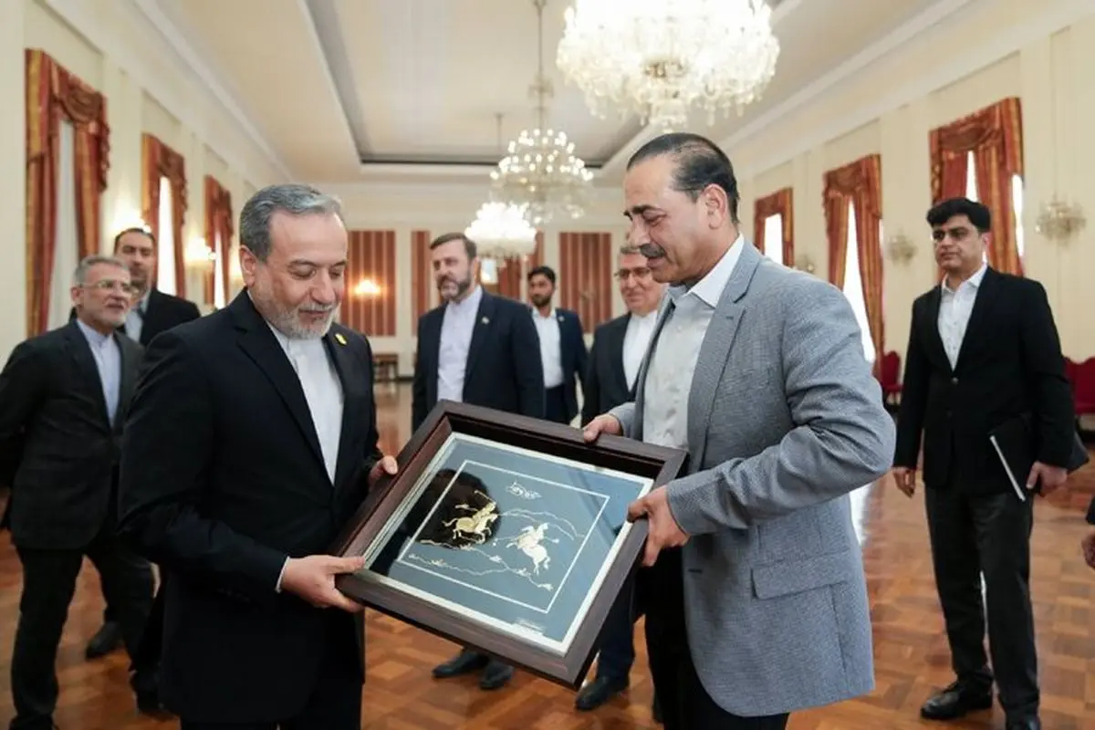 گاردین: عاصم منیر با ونس، ویتکاف و عراقچی در تماس مستمر است 