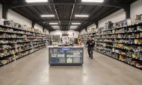 بازار قطعات اصلی بیل کوماتسو در ایران