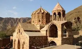 کلیسای سنت استپانوس جلفا⁩/ مکانی محصور شده بین دره و کوه و درخت/ ویدئو