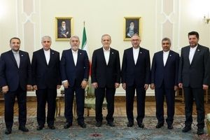 دیدار ۶ سفیر جدید ایران با پزشکیان

