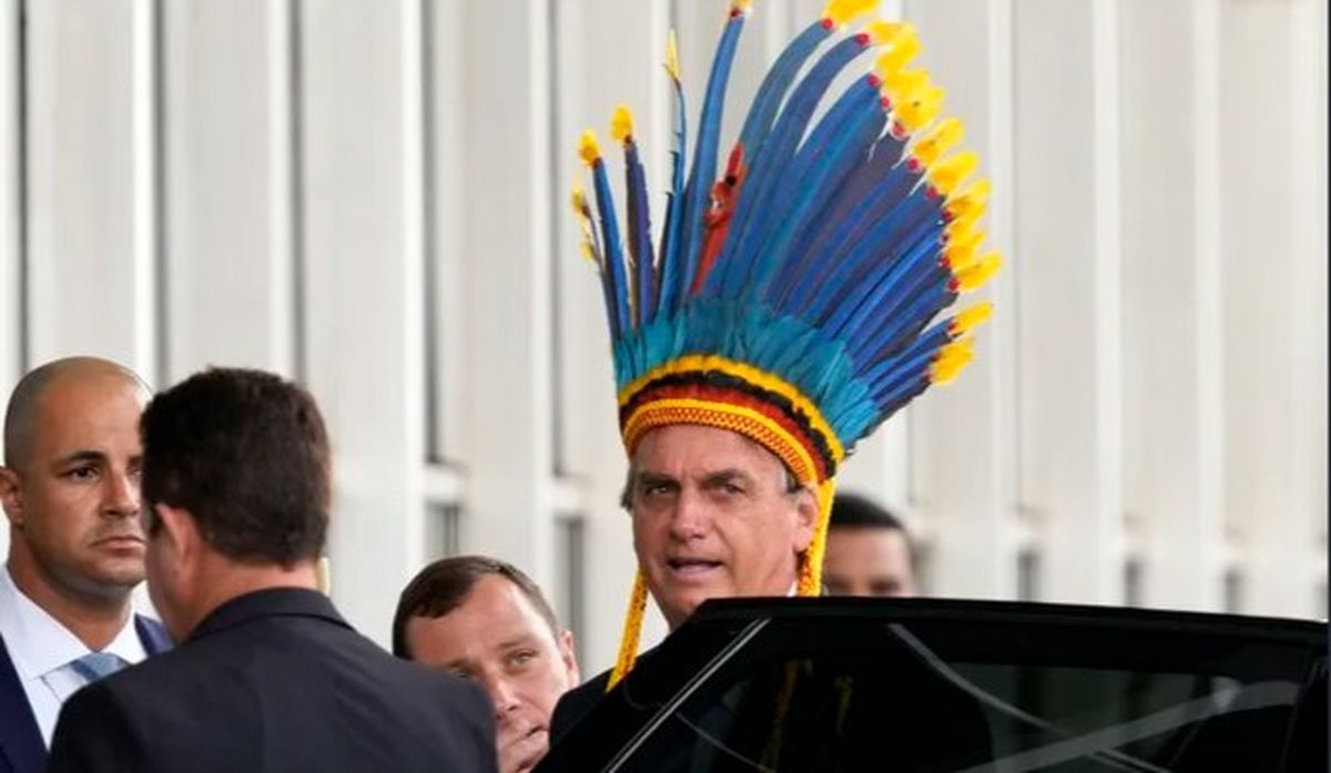 رئیس جمهور برزیل به همه مدال می‌دهد، حتی خودش!

