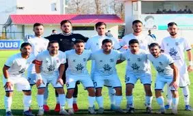 کمدی‌ترین دوئل فوتبال ایران/ مسابقه‌ای که دقیقه ۴ تمام شد!