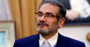  مردم حق دارند درباره عروسی مجلل دختر شمخانی و یا شایعه نفتکش‌های نزدیکان او سوال کنند؟/ نمی‌شود که اقتصاد مقاومتی و تاب‌آوری در مقابل امپریالیسم جهانی مختص فرودستان و گرسنگان باشد و بریزوبپاش و لاکچری‌بازی‌های افسانه‌ای در انحصار صاحبان قدرت