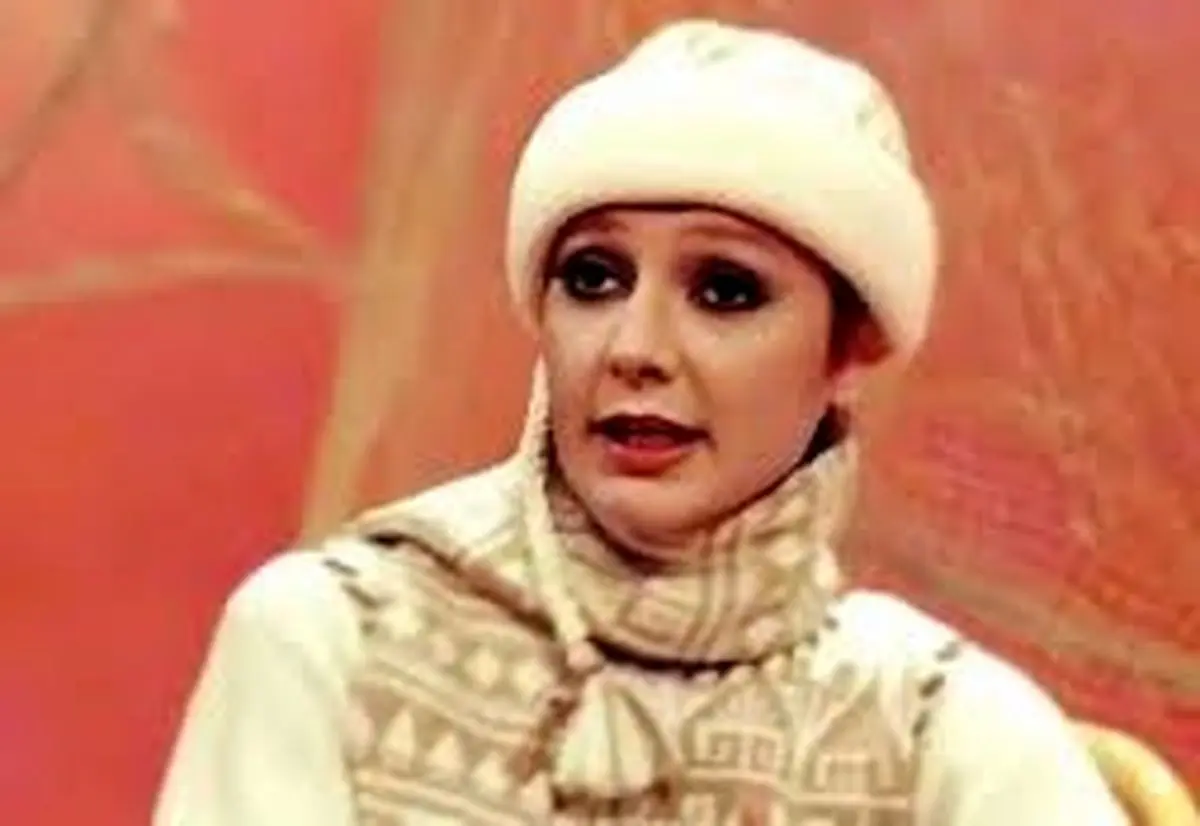 سفر در زمان؛ «گوگوش» در حال گریه کردن در مراسم خاکسپاری مهستی؛ سال 86 