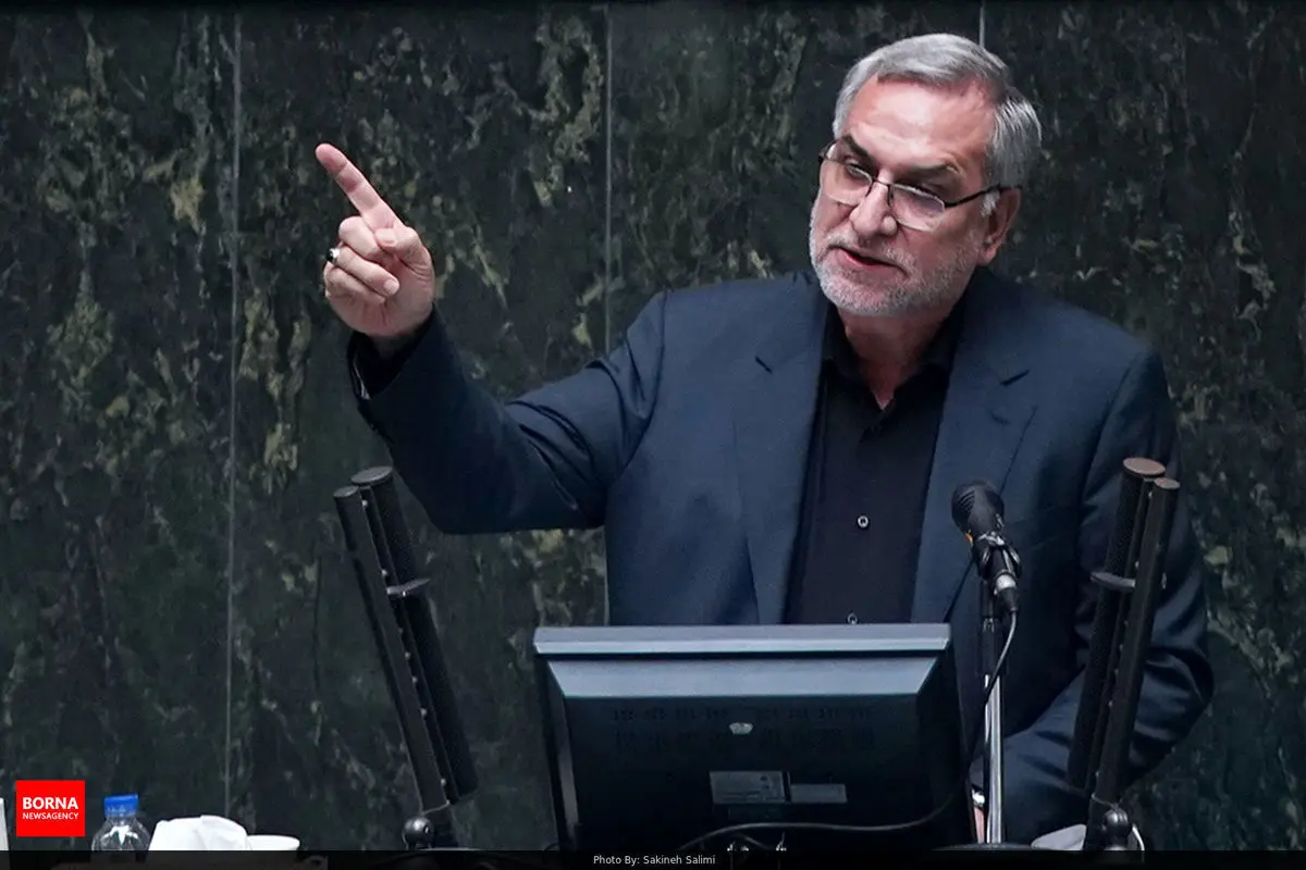 وزیر بهداشت به برخی از سوالات مجلسی‌ها پاسخ داد