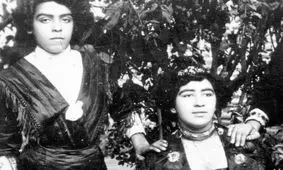 سفر به عصر قاجار؛ از «پیانونوازی نوۀ ناصرالدین شاه» تا «لباس متفاوت ماه‌نسا خانم»