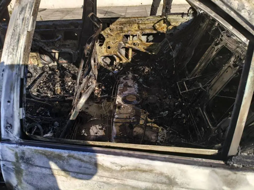 آتش سوزی ناگهانی پژو پرشیا در میدان آزادی