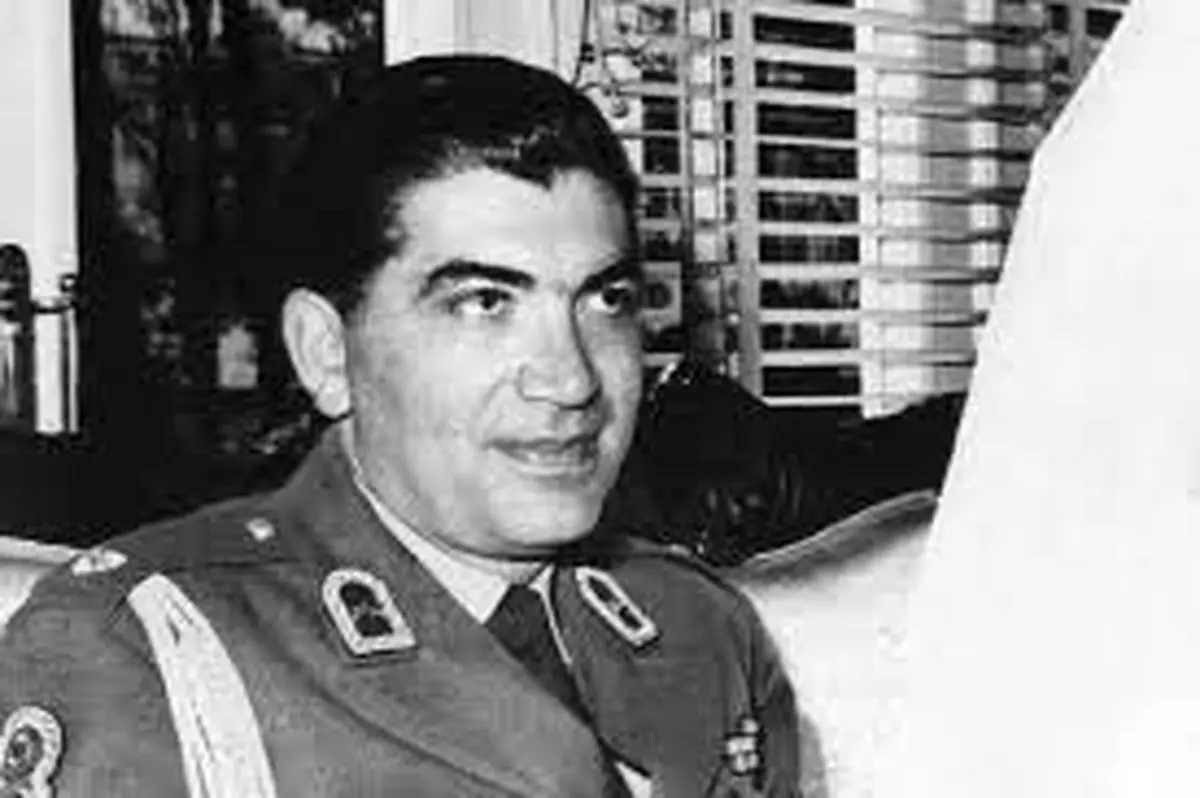 سفر در زمان؛ «هویدا» در کنار «غلامرضا پهلوی و همسرش»؛ دهه 40 