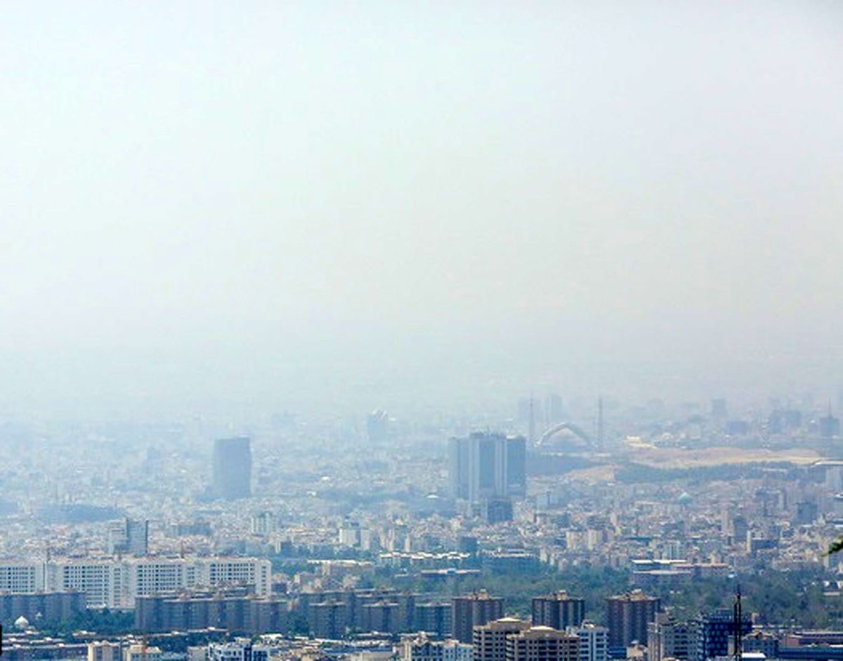 روند وحشتناک از دسترفتن هوا درحال تشدید است؛ هیچکس، هیچکاری نمیکند جز تعطیل کردن مدارس؛ گویی آلودگی کُشنده هوا فقط تقصیر دانشآموزان است