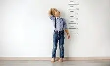 در کدام دوره از زندگی سریع‌تر قد می‌کشیم؟
