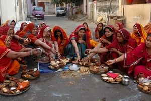 آداب و رسوم عجیب زنان هندی برای درمان ناباروری خبرساز شد