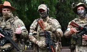 چهره به چهره با یک مزدور: می‌جنگیم، می‌خوریم و دعا می‌کنیم!