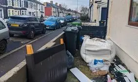 برخی مردم در پایتخت ولز به دلیل افزایش هزینه‌ها غذای حیوانات خانگی را می‌خورند