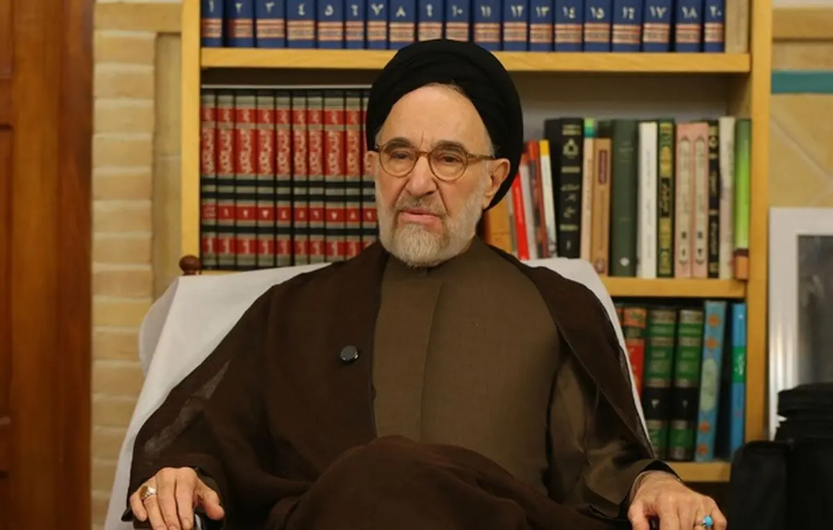 سید محمد خاتمی: «ای ایران» گفتن کافی نیست، باید نسبت به ایران اهتمام عملی داشت/ من از اسلامی سخن می‌گویم که به ایران احترام قائل است/ ما دنبال تخیلات دیگری رفتیم که نه به آنها رسیدیم و نه توسعه