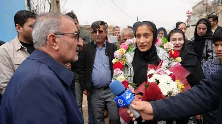 استقبال از «نیلوفر بهشت» بازیکن تیم ملی فوتبال زنان در کهگیلویه و بویراحمد