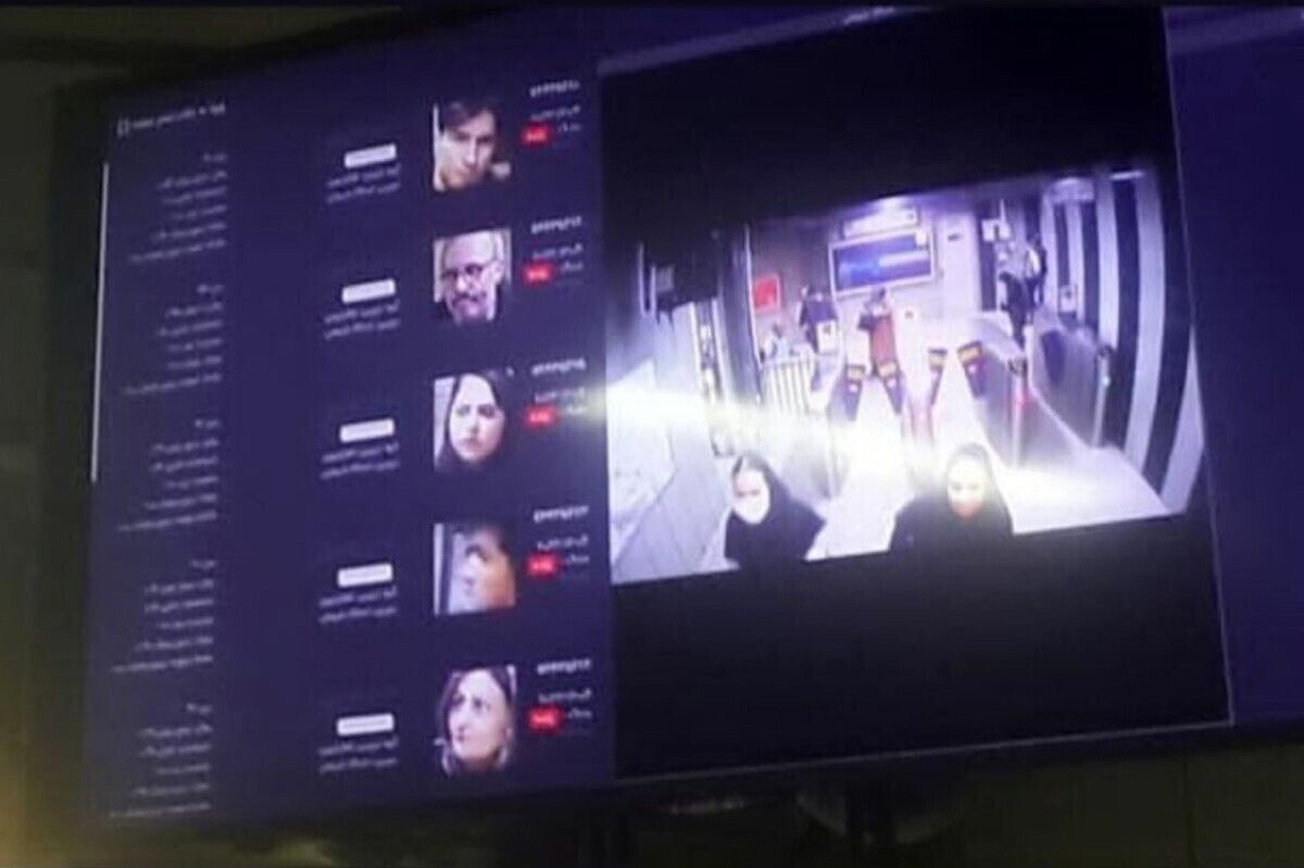 نمایشگر‌های پخش چهره و اطلاعات افراد در مترو مشهد، الزام پدافند غیرعامل است/ تمام دوربین‌های متصل به هوش مصنوعی، قابلیت شناسایی چهره دارد