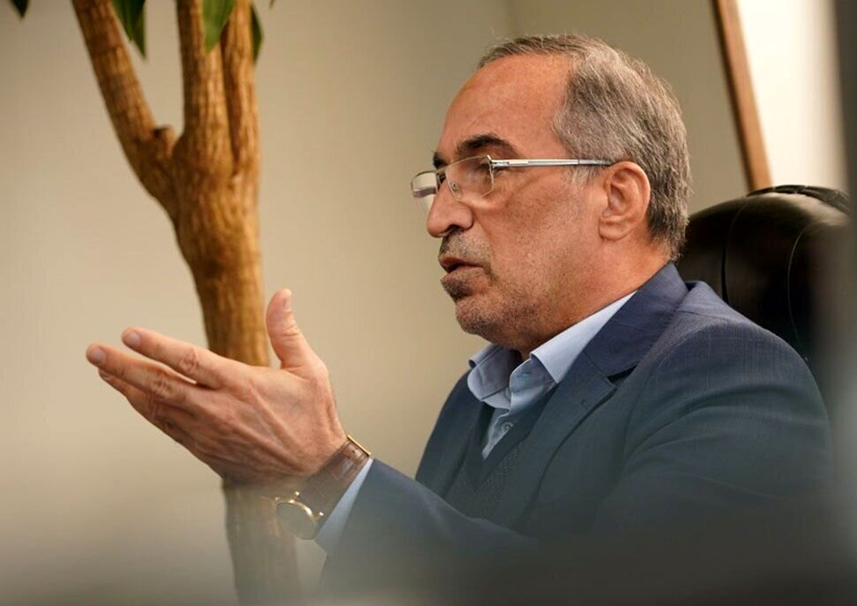 هیچ سرمایهگذاری تمایلی به خرید استقلال و پرسپولیس ندارد/ 90 درصد سهام باشگاهها را رایگان هم بدهند، باز یک فصل دوام نمیآورند/ مدیر باتجربهای در حوزه اقتصاد ورزش نداریم