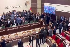 کتک‌کاری و دعوا همراه با خونریزی در پارلمان کردستان عراق /ویدئو

